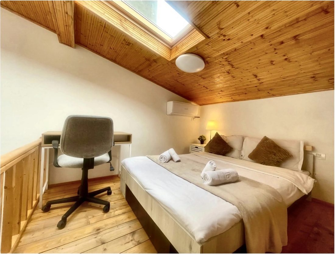 Dormitor tip mansardă, AFY Boutique Apartments